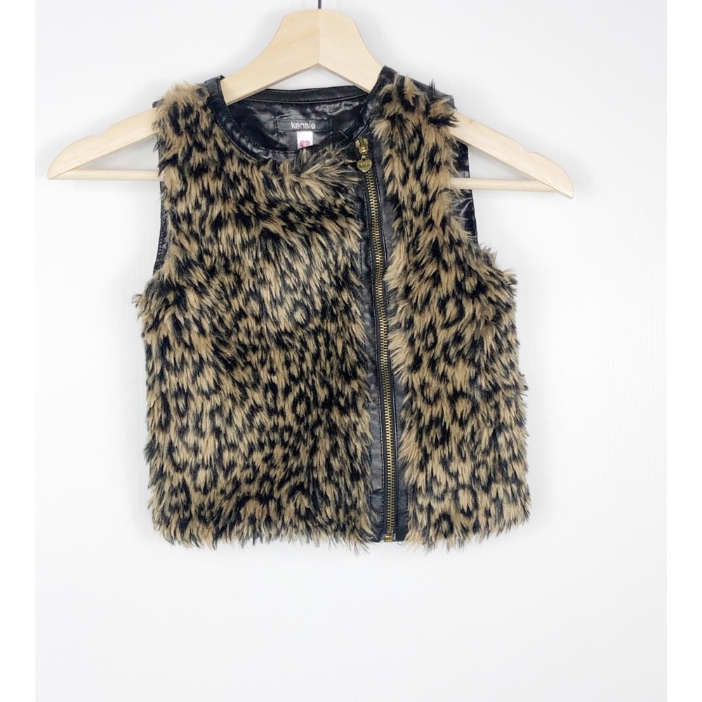 Girl’s fur cheetah print vest ✨